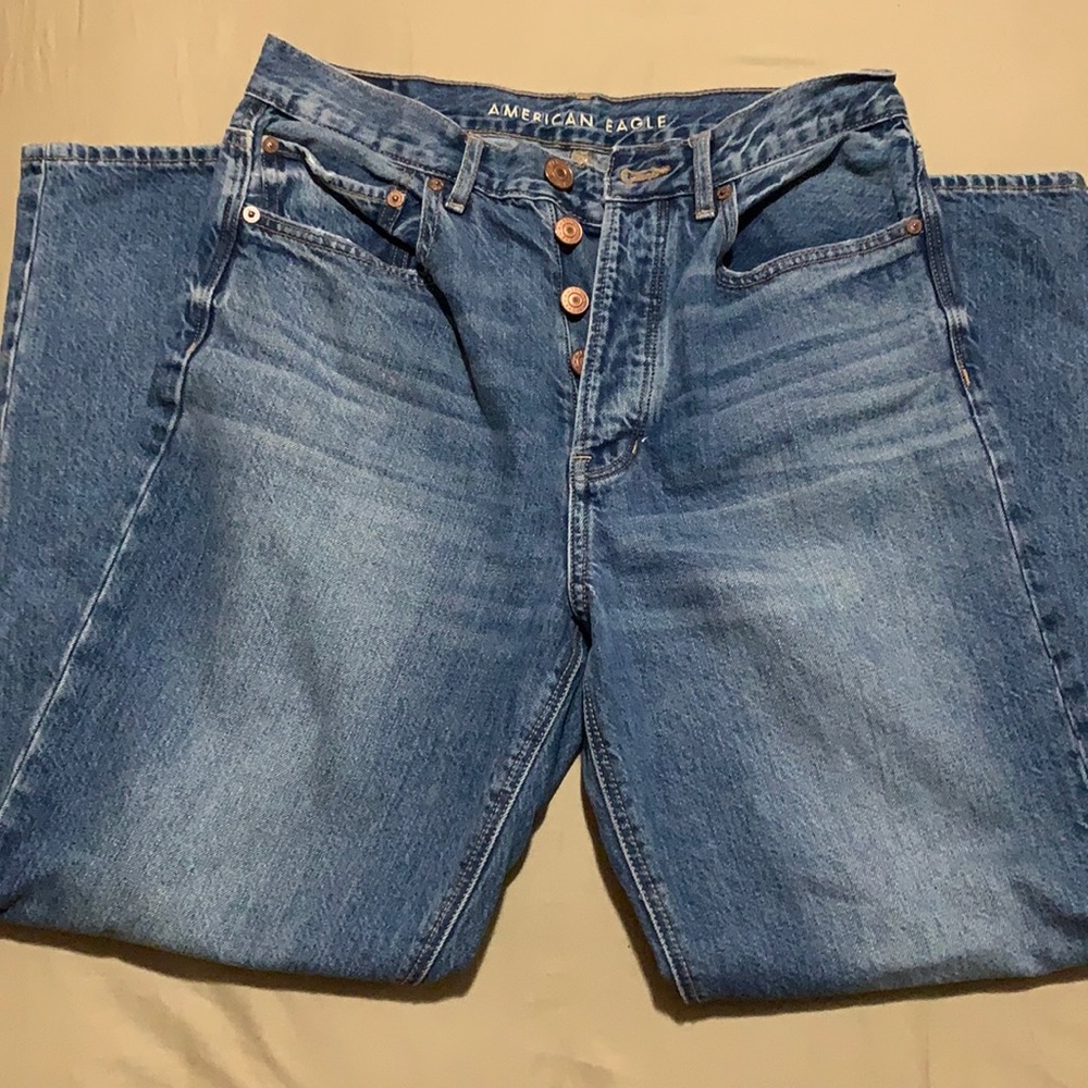 American Eagle 90’s boyfriend jeans